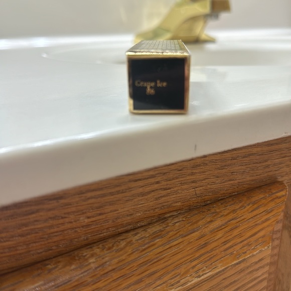 Elizabeth Arden grape ice 86. - Picture 2 of 4